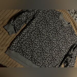 American Eagle Outfitters Gray Leopard Print Sweatshirt